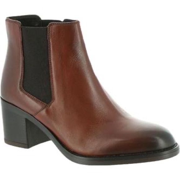 clarks mascarpone bay chelsea boot